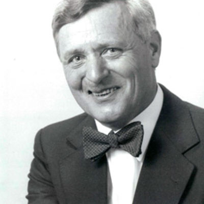 Dr. Manfred Bruhn
(17. Mai 1930 - 31. August 2012)